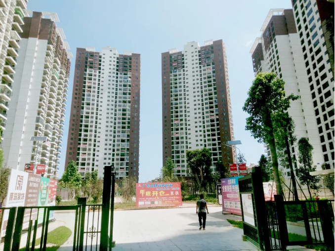 華喆仿石漆-工程案例 | 臨滄市強(qiáng)力建筑集團(tuán)金旭之光、金柏之春