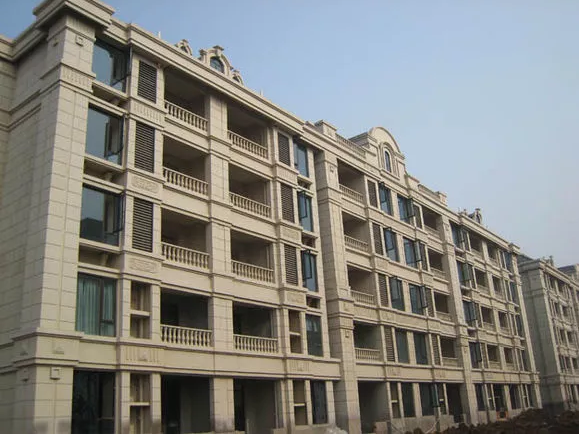 仿石漆代替石材可靠嗎？華喆仿石漆給您一個(gè)準(zhǔn)確的答復(fù)！